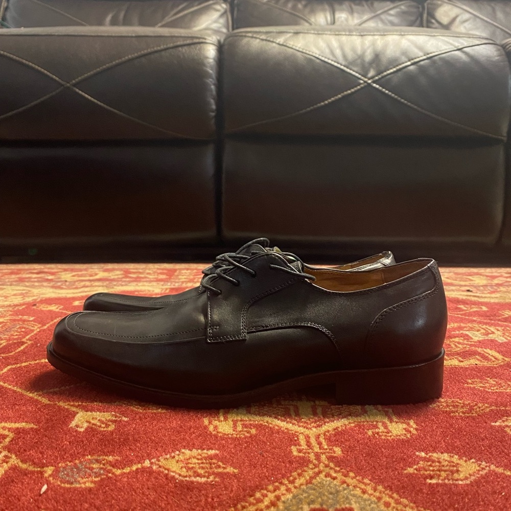 Nice all black shoes.